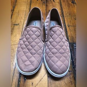 Steve Madden pink quilted slip on shoes, Ecntrcqt, Endell, size 8.5
